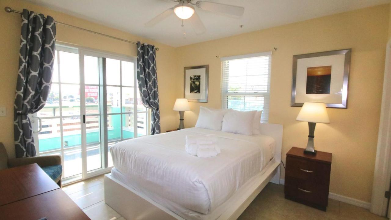 Johns Pass Condo'S- Fully Remote St. Pete Beach Exteriör bild